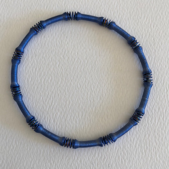 Set of stretchy bracelets - Picture 3 of 5